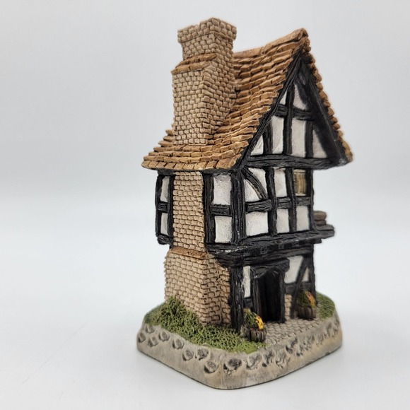 Vintage David Winter Spinners Cottage 1984 Painted Miniature Figure Collectible - Picture 11 of 15
